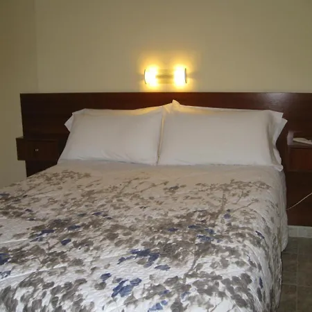 Roma 3* א-קורוניה